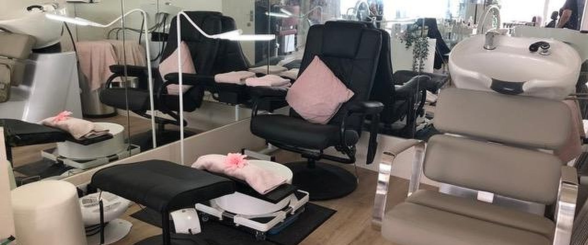 Discover the Best Beauty Salons in London That Accept Gift Vouchers and Loyalty Cards